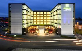 Holiday Inn Express Zürich Airport, an IHG Hotel